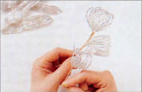 Кристаллы льда из бисера