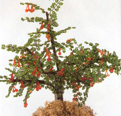 Вишневое дерево из бисера