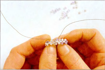 Еще один вид плетения из бисера