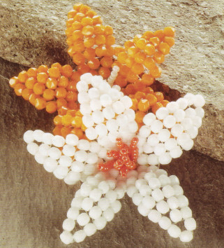 Гибискус из бисера