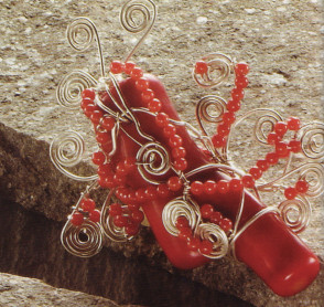 Мозаичные булавки из бисера