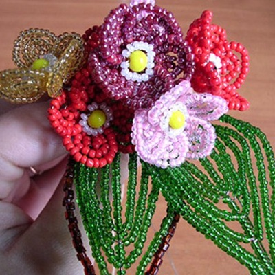 Цветы из бисера