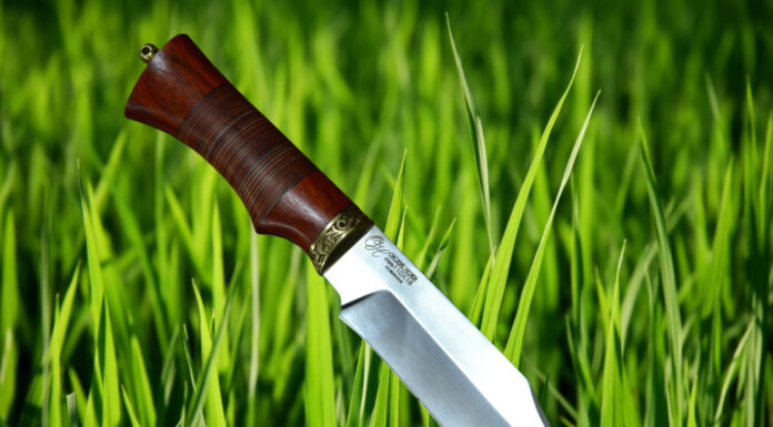 Интернет-магазин Окские Ножи: кому уместно подарить нож на праздник, чем отличаются эксклюзивные ножи