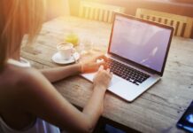 Кто ищет знакомства для редких встреч на сайте avroramodels.info