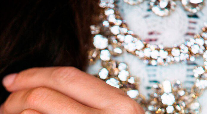 Кольца с изумрудом в золоте: как их выбирают, какого оттенка бывают данные камни