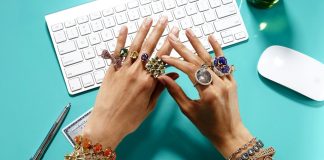 Ювелирный интернет-магазин: что в нем покупают к зимним праздникам