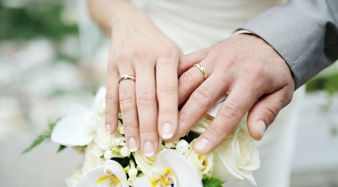 Где купить недорого золотые кольца на свадьбу: советы