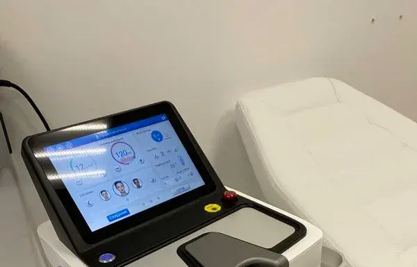 Почему стоит выбрать диодную лазерную эпиляцию в СПб: основные плюсы технологии