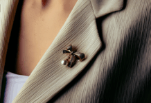 Брошь – важный акцент в образе: на что обратить внимание при выборе